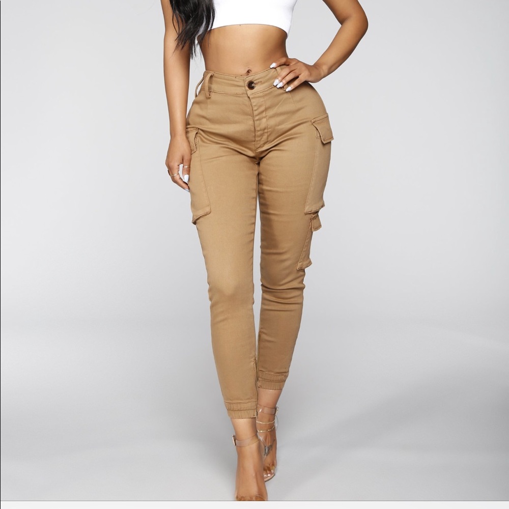 Fashion nova khakis
